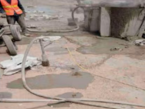 下花园水泥混凝土路面板底注浆技术 路面脱空注浆整治方案